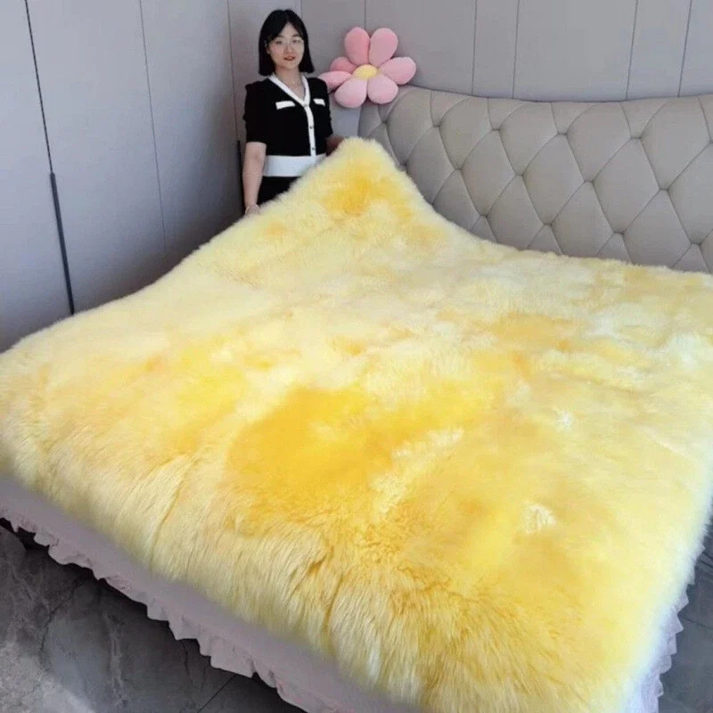 Ultra-Soft Plush Faux Fur Bed & Floor Covering – Luxurious Warmth and Comfort